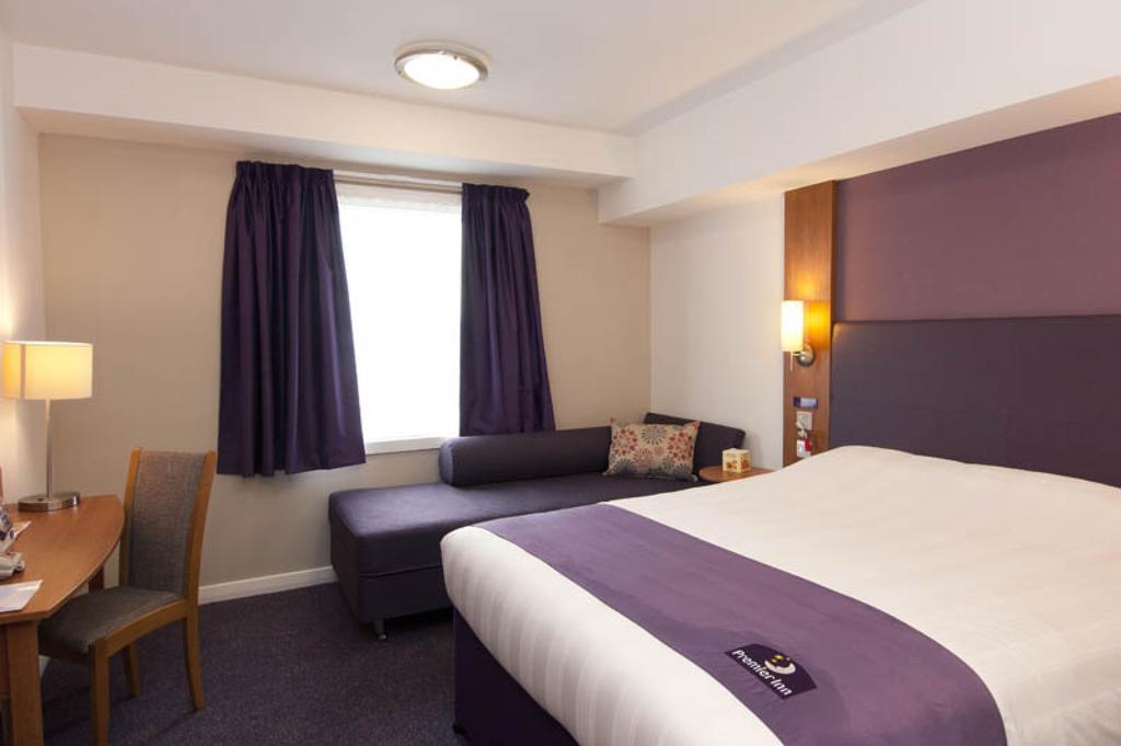 Premier Inn Birmingham South - Hall Green Extérieur photo