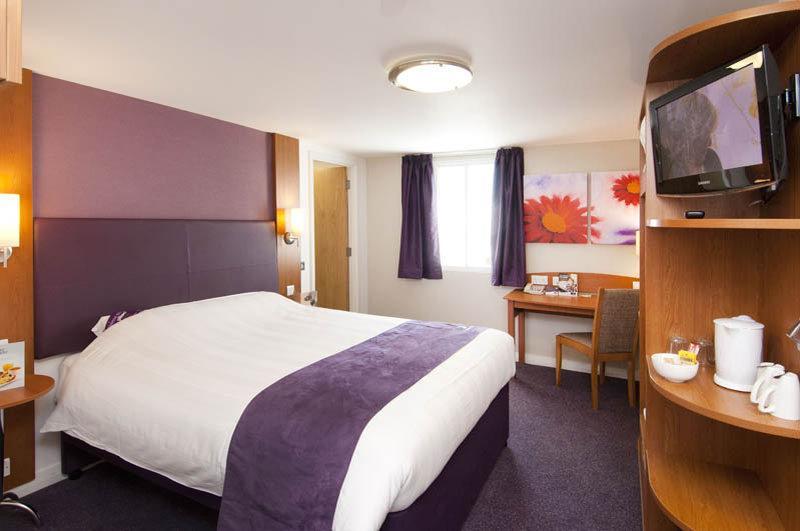 Premier Inn Birmingham South - Hall Green Extérieur photo